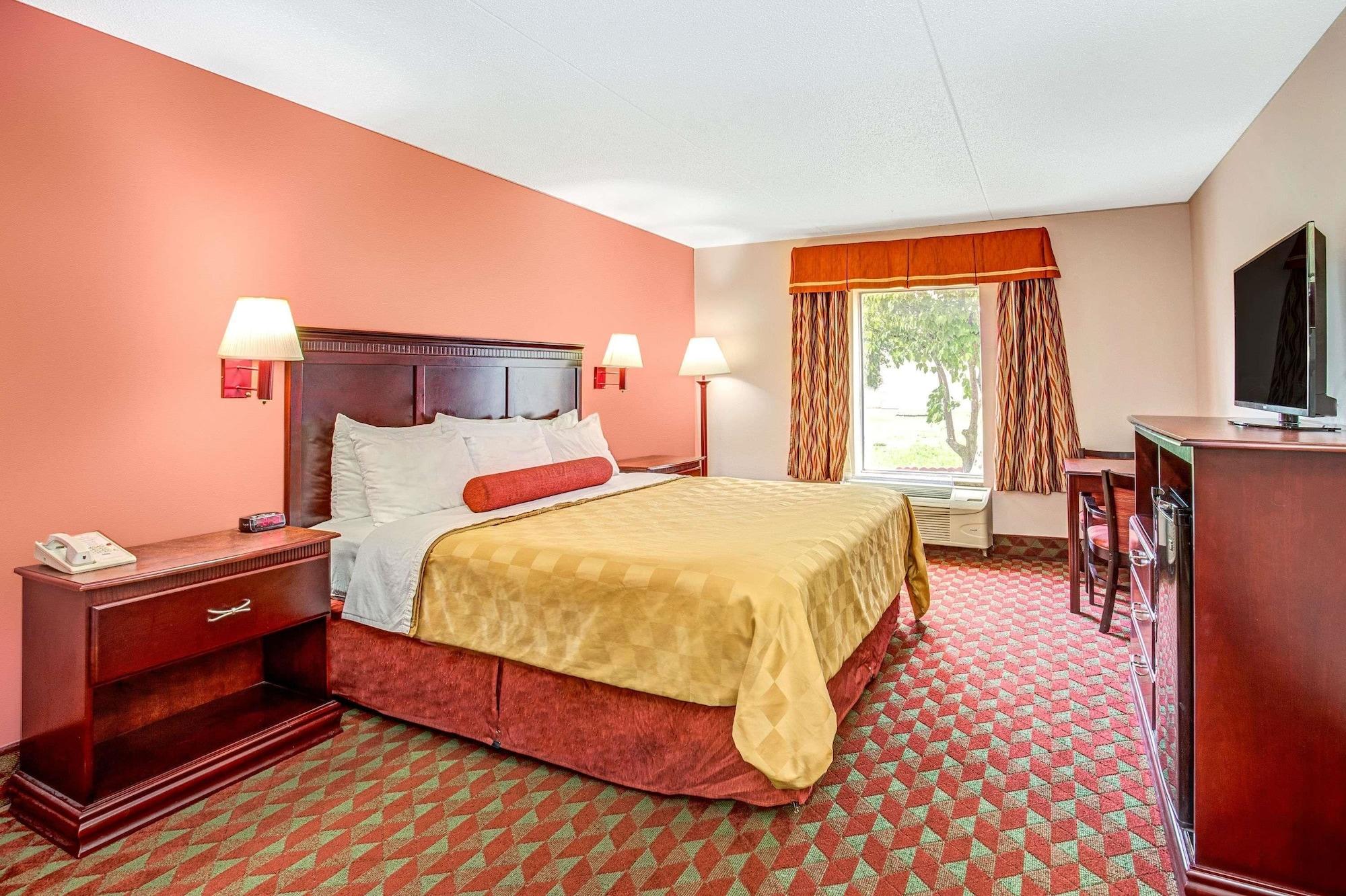 Ramada By Wyndham Murfreesboro Exterior photo