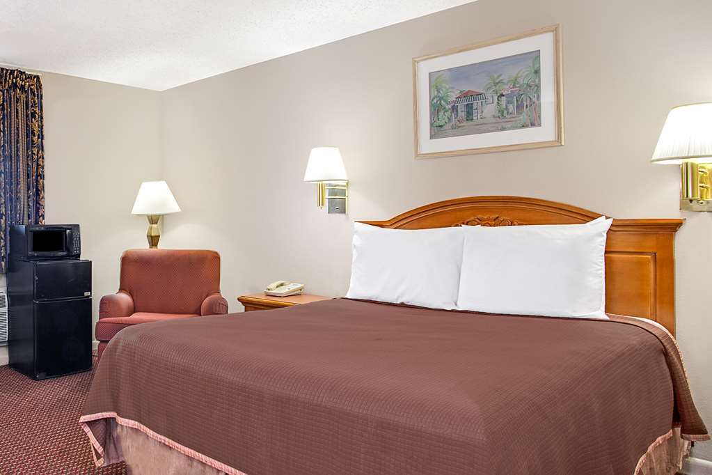 Ramada By Wyndham Murfreesboro Facilities photo